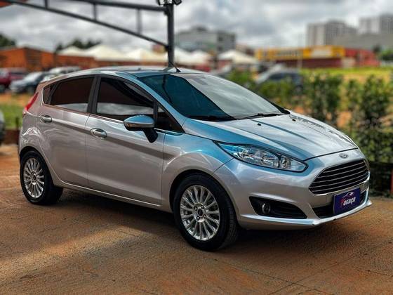 FORD FIESTA 1.6 TITANIUM PLUS HATCH 16V FLEX 4P POWERSHIFT